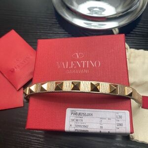 Valentino Garavani Rock Stud Buckle Bracelet - Rose Gold